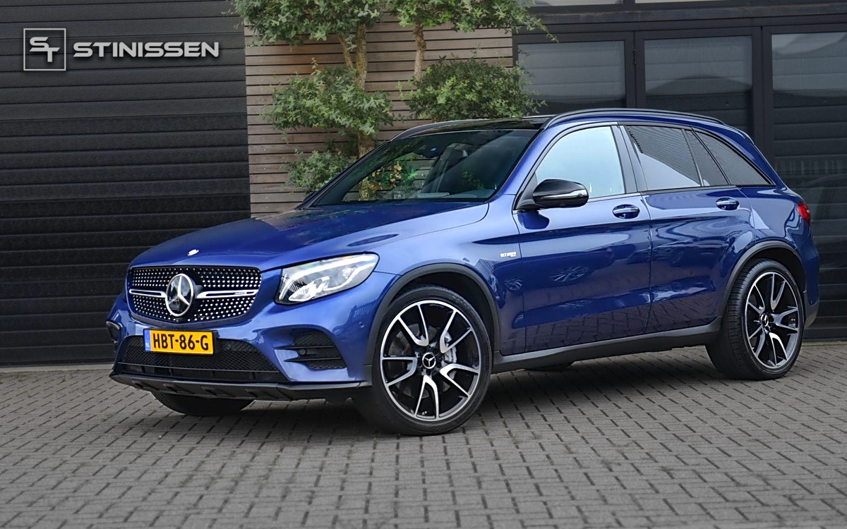 Mercedes-Benz GLC 43 AMG exterieur in Ultra: maximale diepte en krachtig contrast met messcherpe lijnen en een volle showroomglans